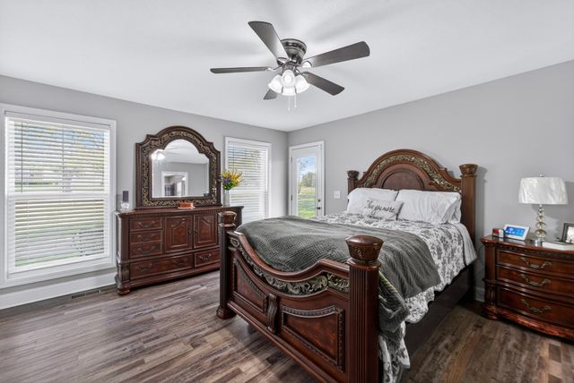 961 Fairlane Dr, Lewisburg, TN 37091