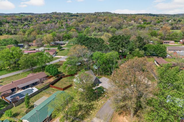 961 Fairlane Dr, Lewisburg, TN 37091