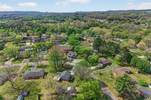 961 Fairlane Dr, Lewisburg, TN 37091