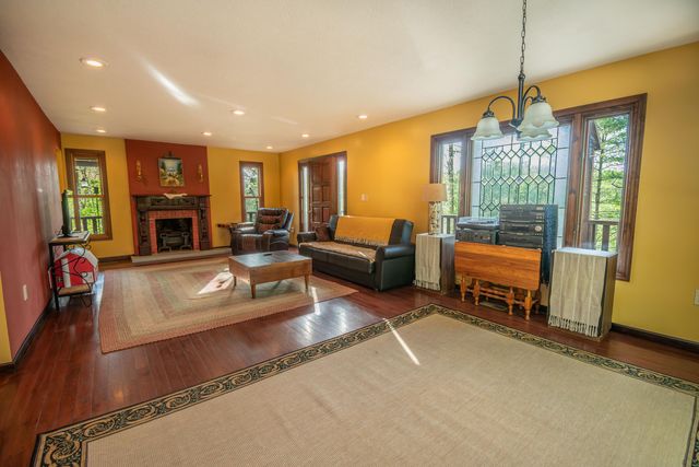 129 Douglas Hollow, Olive Hill, KY 41164