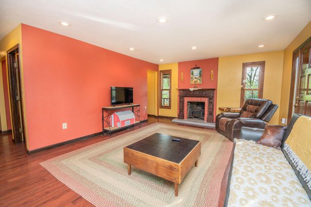 129 Douglas Hollow, Olive Hill, KY 41164