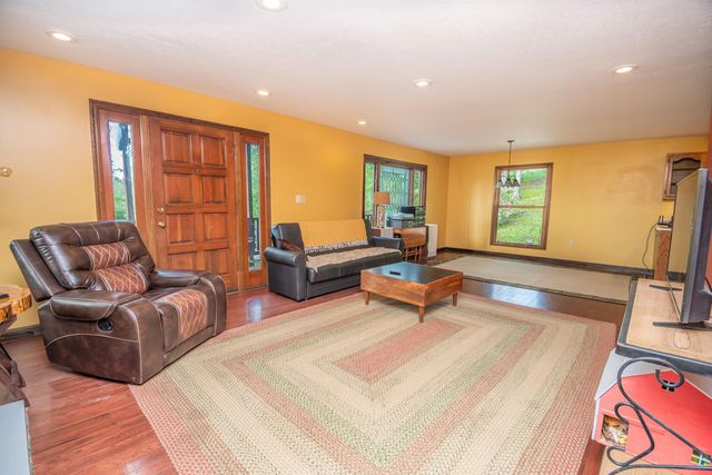 129 Douglas Hollow, Olive Hill, KY 41164