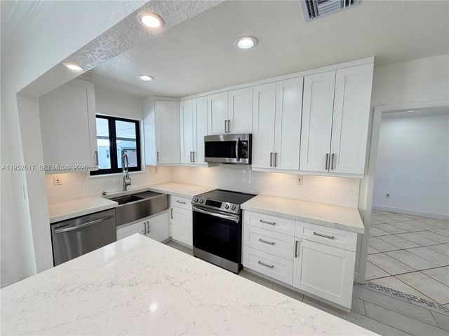 16320 SW 278th St, Homestead, FL 33031