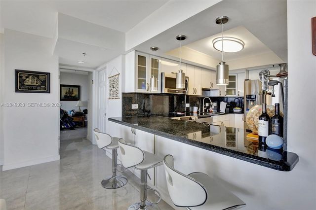 20515 E Country Club Drive 2147, Aventura, FL 33180