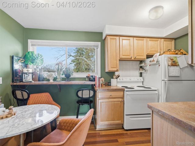 1222 E Lincoln Avenue, Royal Oak Charter Township, MI 48067