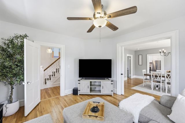 91 N Main St, East Longmeadow, MA 01028