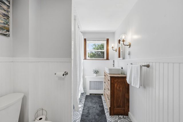 91 N Main St, East Longmeadow, MA 01028