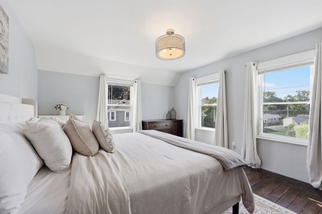 91 N Main St, East Longmeadow, MA 01028