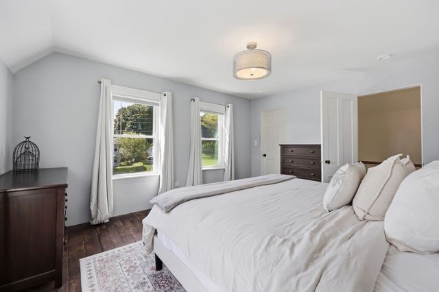 91 N Main St, East Longmeadow, MA 01028