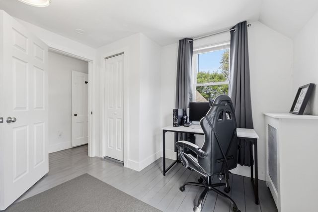 91 N Main St, East Longmeadow, MA 01028