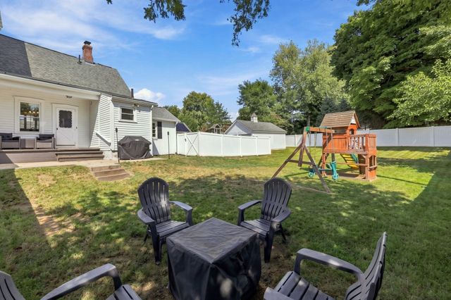 91 N Main St, East Longmeadow, MA 01028
