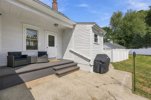 91 N Main St, East Longmeadow, MA 01028