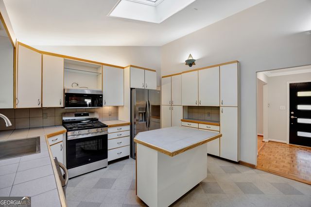 3278 Embry Hills Drive, Atlanta, GA 30341