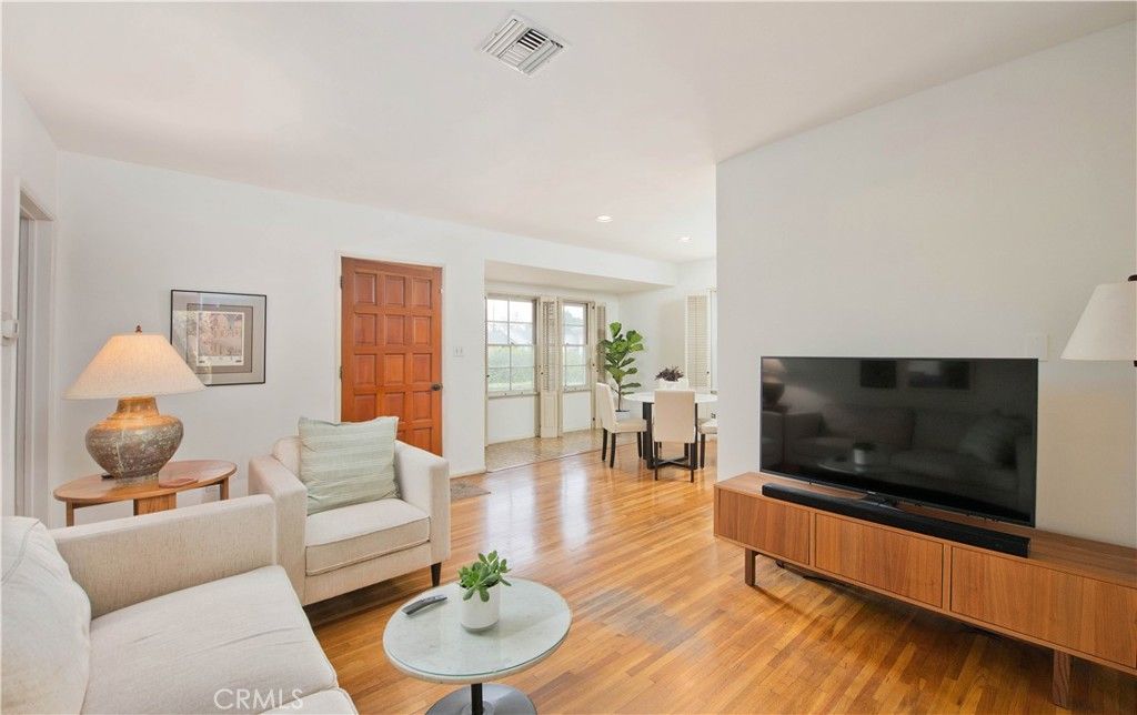 19416 Welby, Reseda, CA 91335 — photo 2