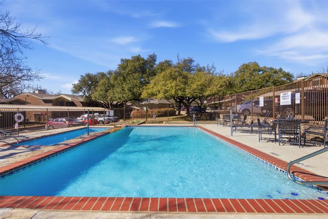 2505 Wedglea Drive 114, Dallas, TX 75211