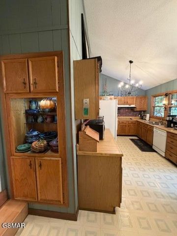 1633 Cardinal Drive, Gatlinburg, TN 37738