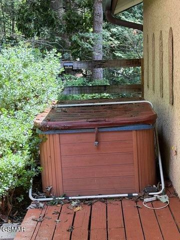 1633 Cardinal Drive, Gatlinburg, TN 37738