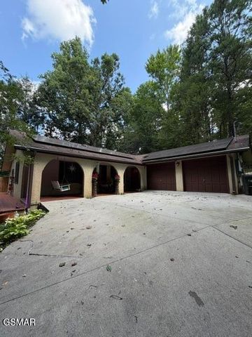 1633 Cardinal Drive, Gatlinburg, TN 37738