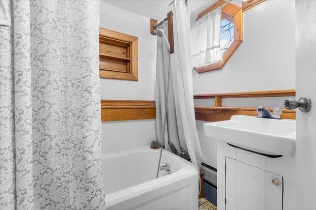 142 King Pond Road, Woodbury, VT 05650