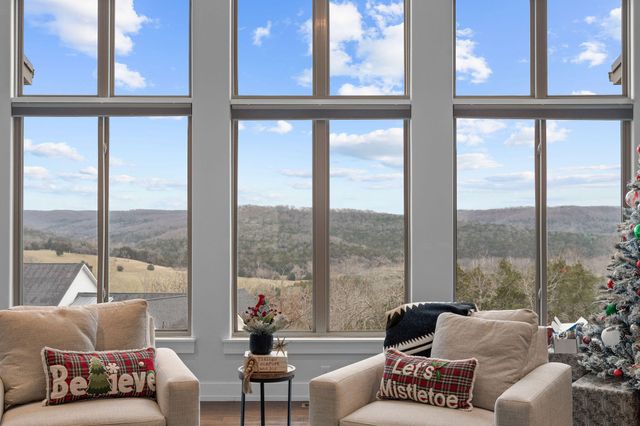 617 Meadowview Lane, Saddlebrooke, MO 65630