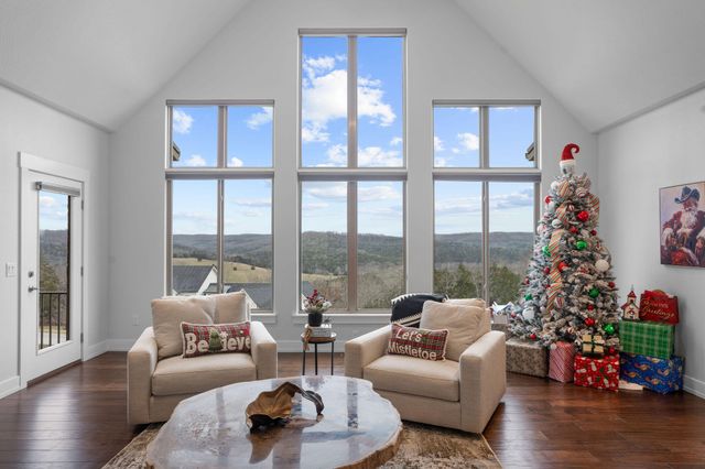 617 Meadowview Lane, Saddlebrooke, MO 65630