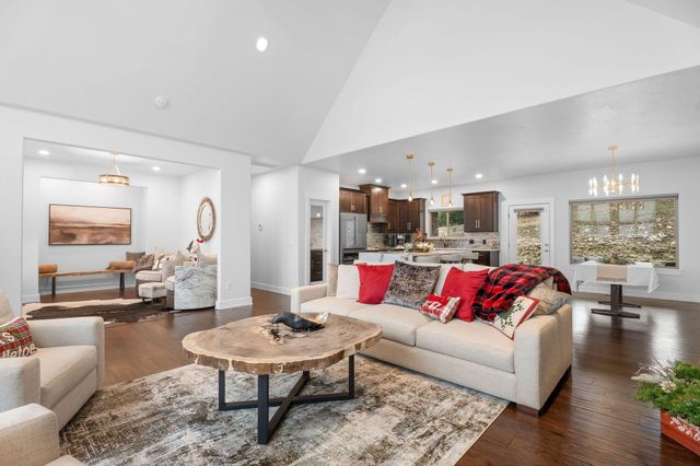 617 Meadowview Lane, Saddlebrooke, MO 65630