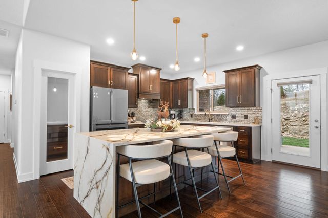 617 Meadowview Lane, Saddlebrooke, MO 65630