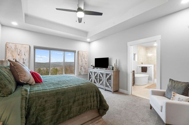 617 Meadowview Lane, Saddlebrooke, MO 65630