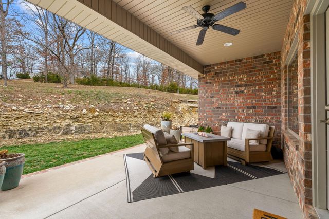 617 Meadowview Lane, Saddlebrooke, MO 65630