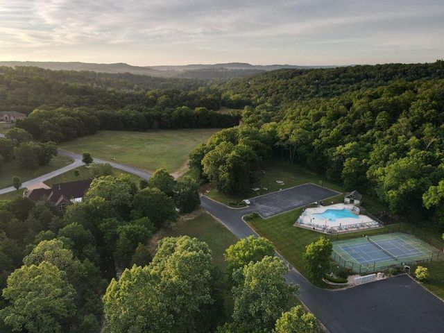 617 Meadowview Lane, Saddlebrooke, MO 65630