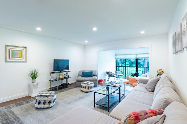9282 Vista Del Lago D, Boca Raton, FL 33428
