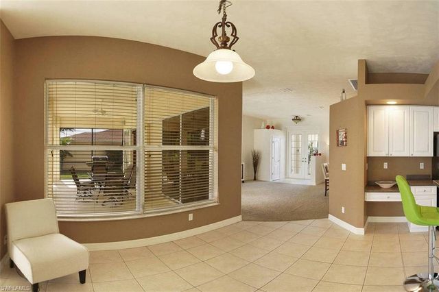 1725 SE 10th PL, Cape Coral, FL 33990