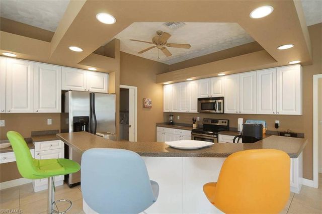 1725 SE 10th PL, Cape Coral, FL 33990