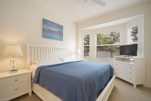 1725 SE 10th PL, Cape Coral, FL 33990