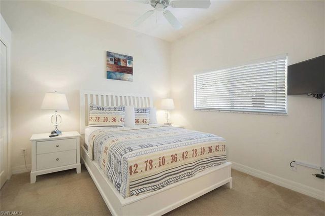 1725 SE 10th PL, Cape Coral, FL 33990