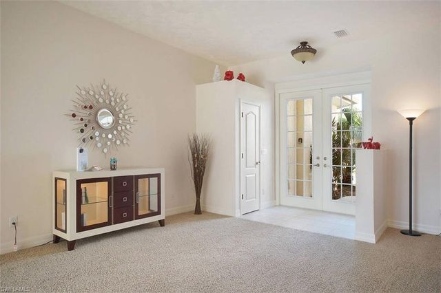 1725 SE 10th PL, Cape Coral, FL 33990