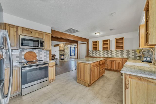 1902 Fm 563, Anahuac, TX 77514