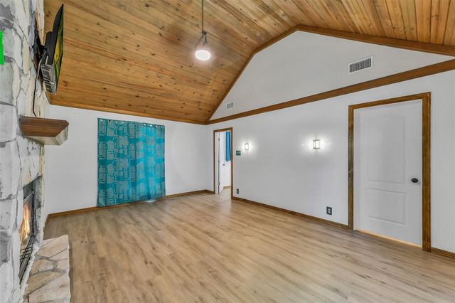 1902 Fm 563, Anahuac, TX 77514