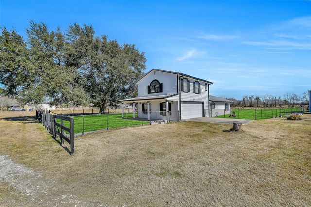 1902 Fm 563, Anahuac, TX 77514