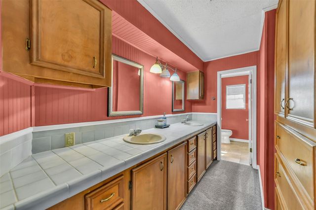 1902 Fm 563, Anahuac, TX 77514