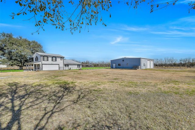 1902 Fm 563, Anahuac, TX 77514