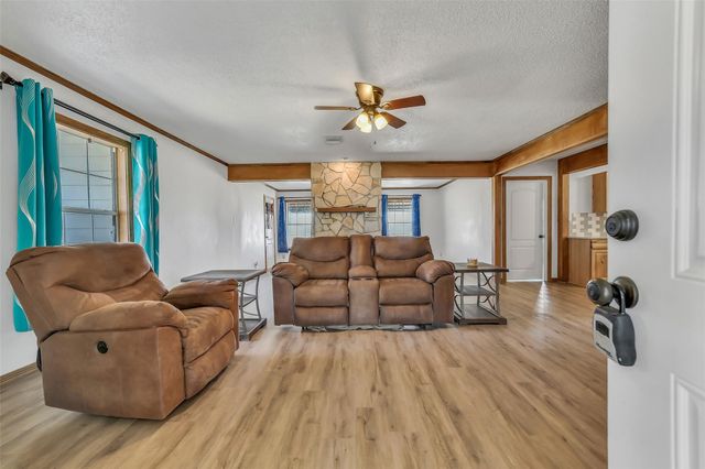 1902 Fm 563, Anahuac, TX 77514