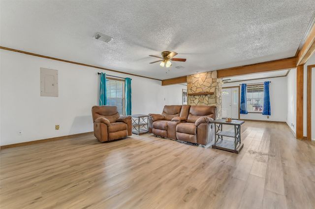 1902 Fm 563, Anahuac, TX 77514