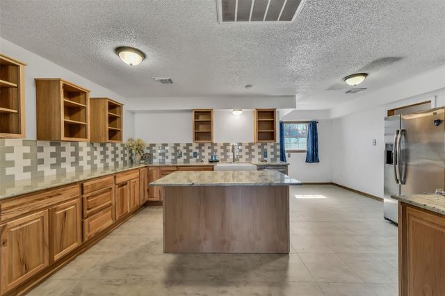 1902 Fm 563, Anahuac, TX 77514