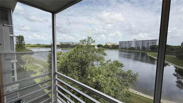 2751 N Palm Aire Dr 502, Pompano Beach, FL 33069
