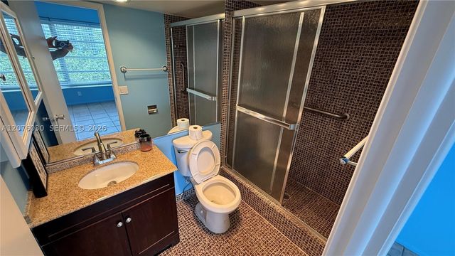 2751 N Palm Aire Dr 502, Pompano Beach, FL 33069