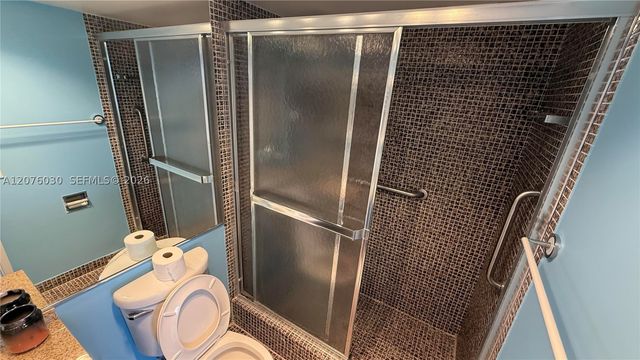 2751 N Palm Aire Dr 502, Pompano Beach, FL 33069
