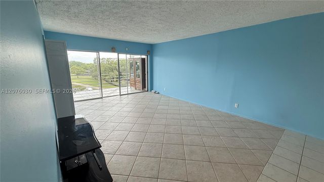 2751 N Palm Aire Dr 502, Pompano Beach, FL 33069