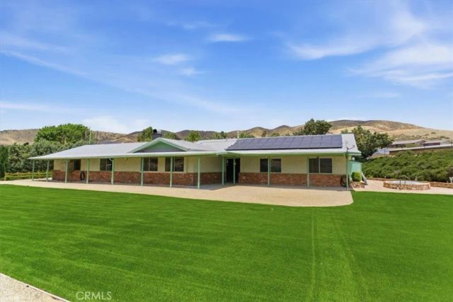 7331 W Avenue O8, Palmdale, CA 93551
