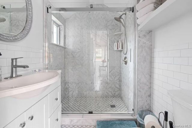 906 Evergreen Walk, Ocean Beach, NY 11770